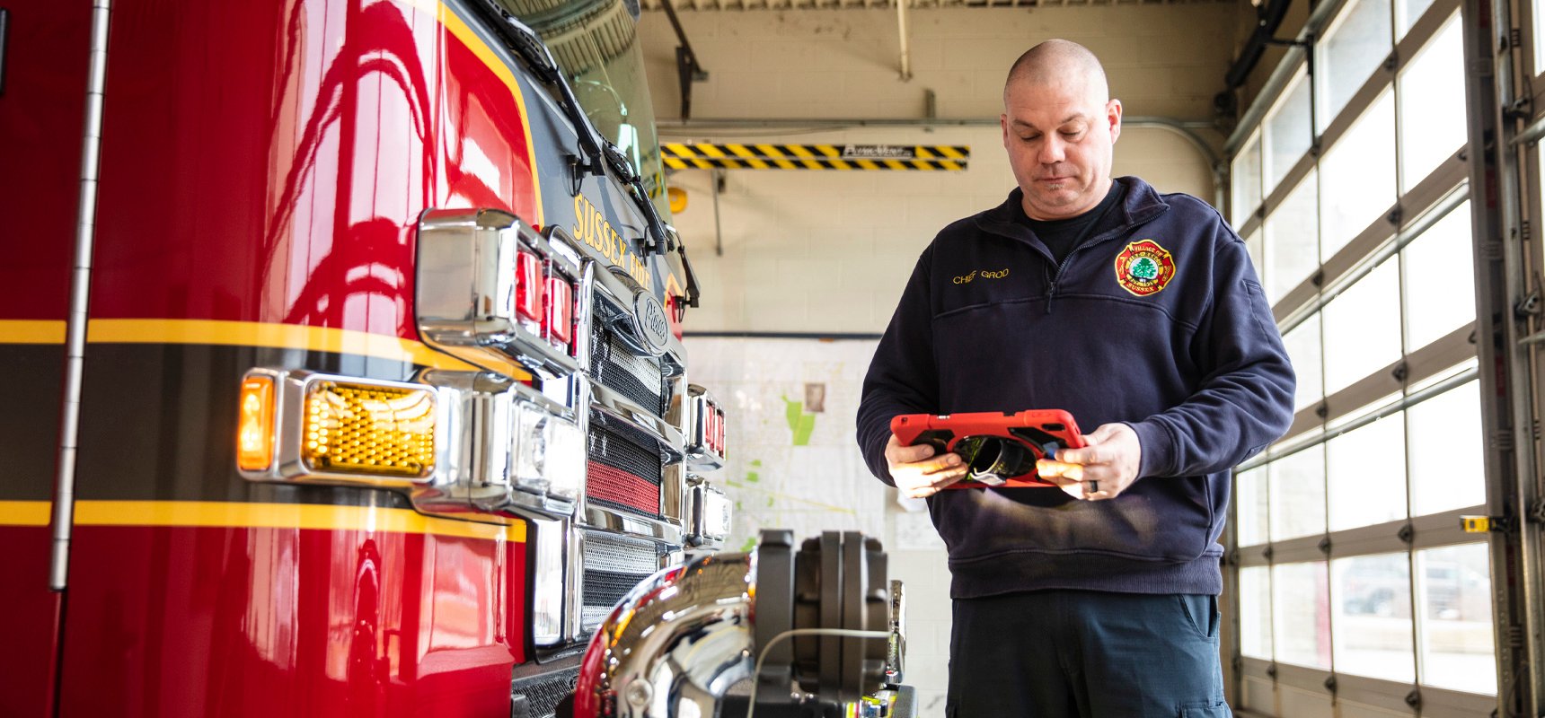 fire-truck-monitoring-tablet-banner